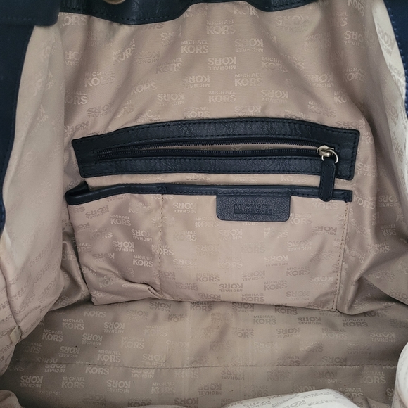 Michael Kors large lether handbag 90s vibe - Picture 5 of 6